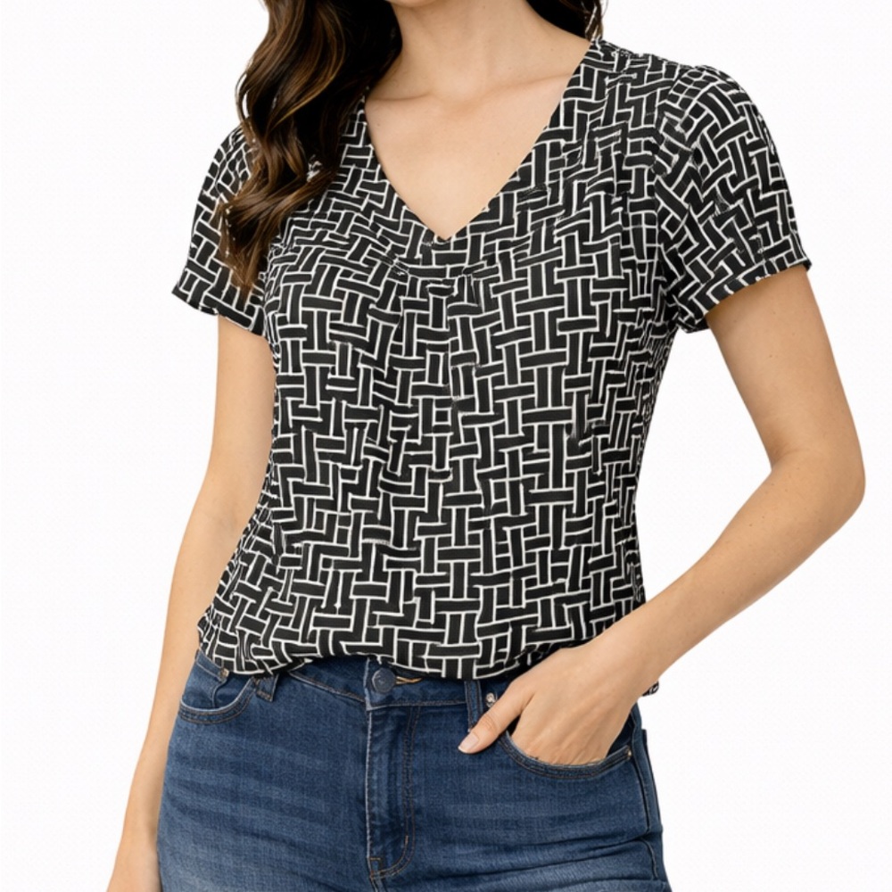Banana Republic Black and White Patterned Tee
